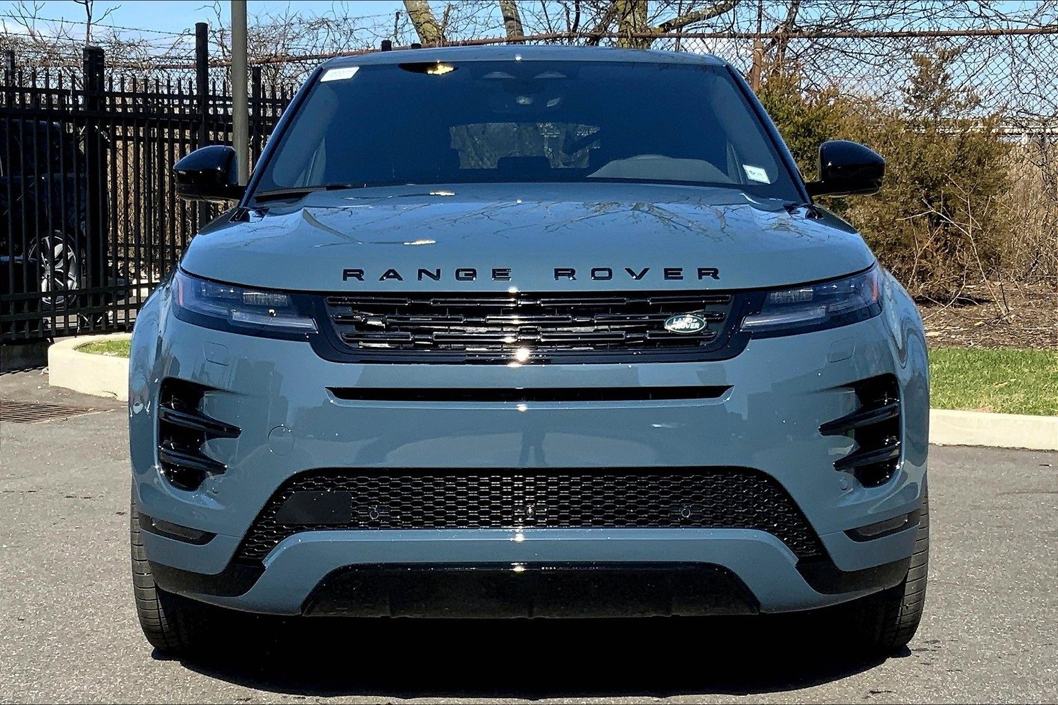 New 2026 Land Rover Range Rover Evoque Dynamic SE image 3