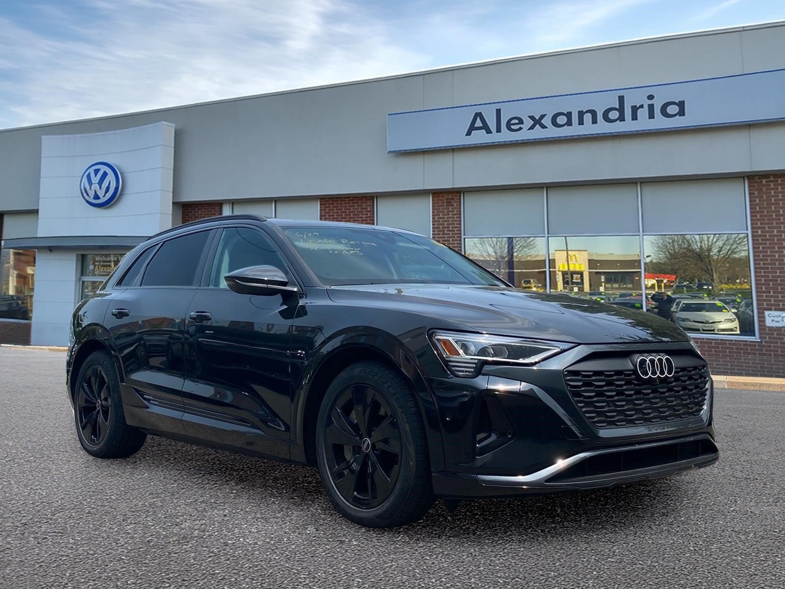 Used 2024 Audi Q8 e-tron Premium Plus w/ Premium Plus Package