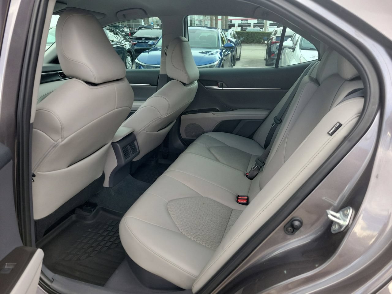 Used 2023 Toyota Camry XLE FWD image 10