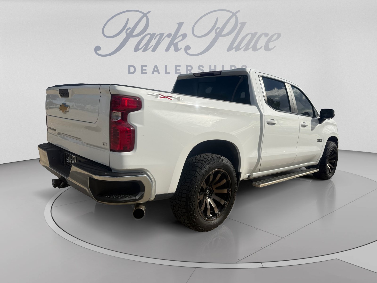 Used 2021 Chevrolet Silverado 1500 LT w/ Texas Edition Plus RWD image 5