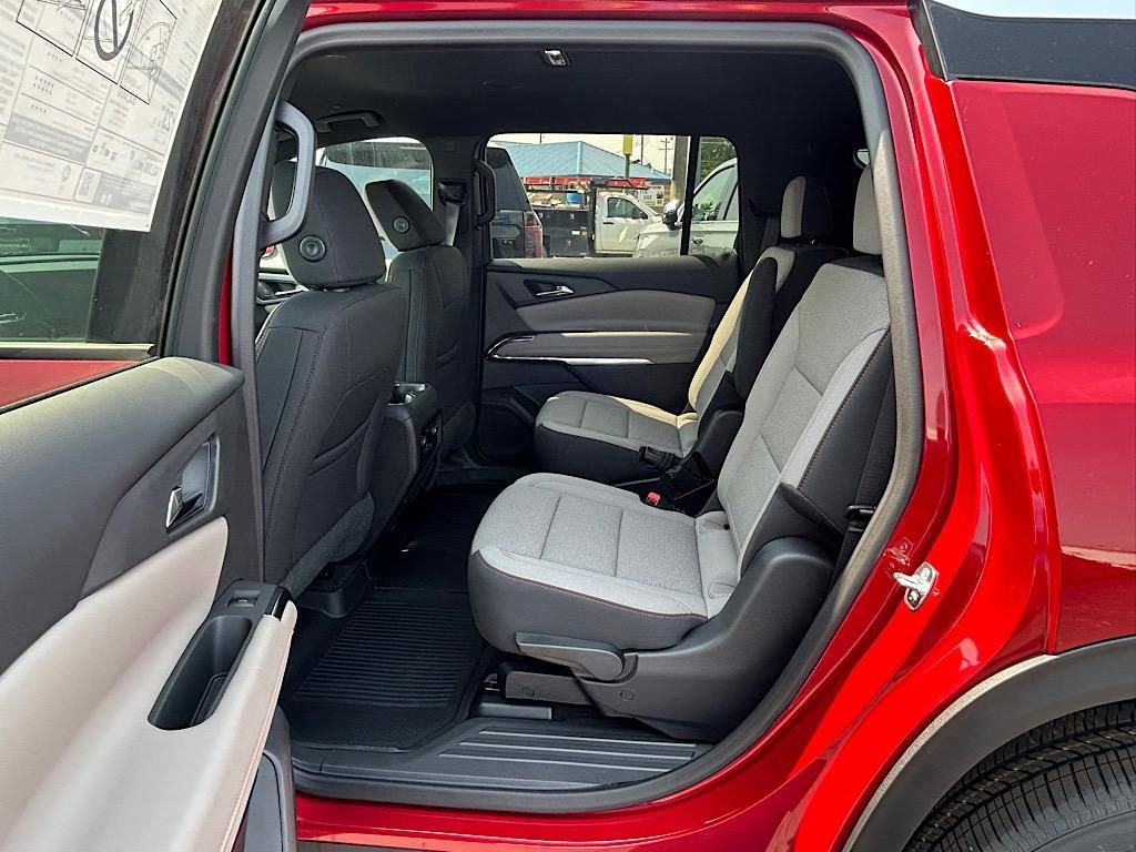 New 2025 Chevrolet Traverse LT w/ LPO, Floor Liner Package image 23