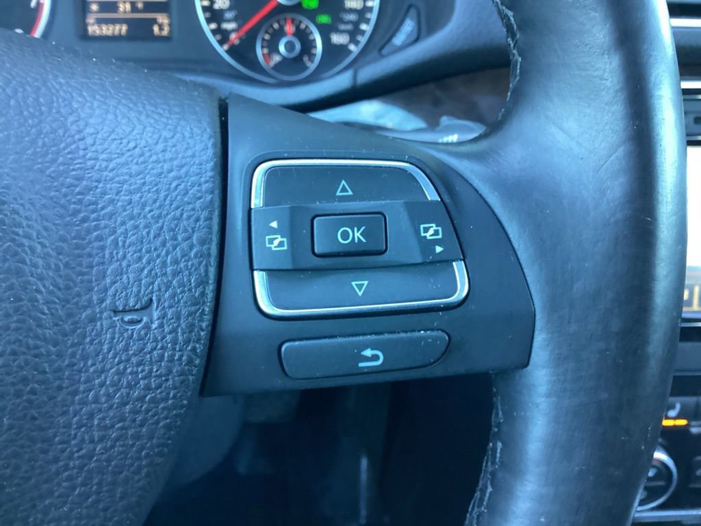 Used 2015 Volkswagen Passat 1.8T SEL Premium image 20