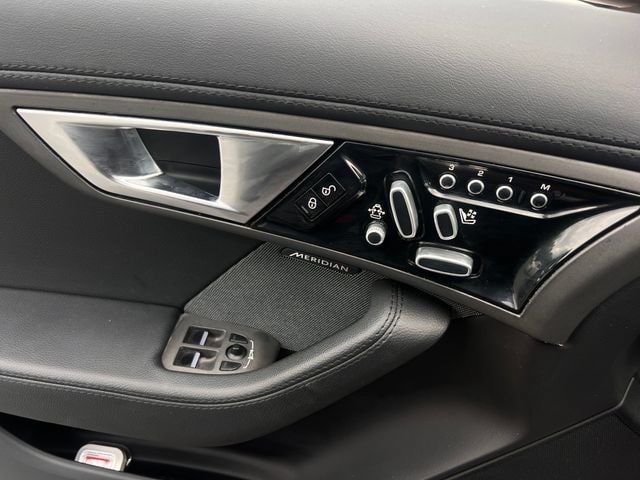 Used 2014 Jaguar F-TYPE Convertible RWD image 12