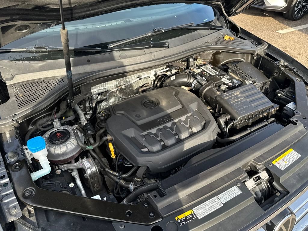 Used 2022 Volkswagen Tiguan SE w/ Panoramic Sunroof Package image 43
