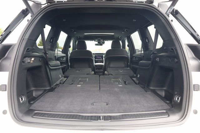 Used 2025 Jeep Grand Cherokee L Laredo w/ Luxury Tech Group I image 30