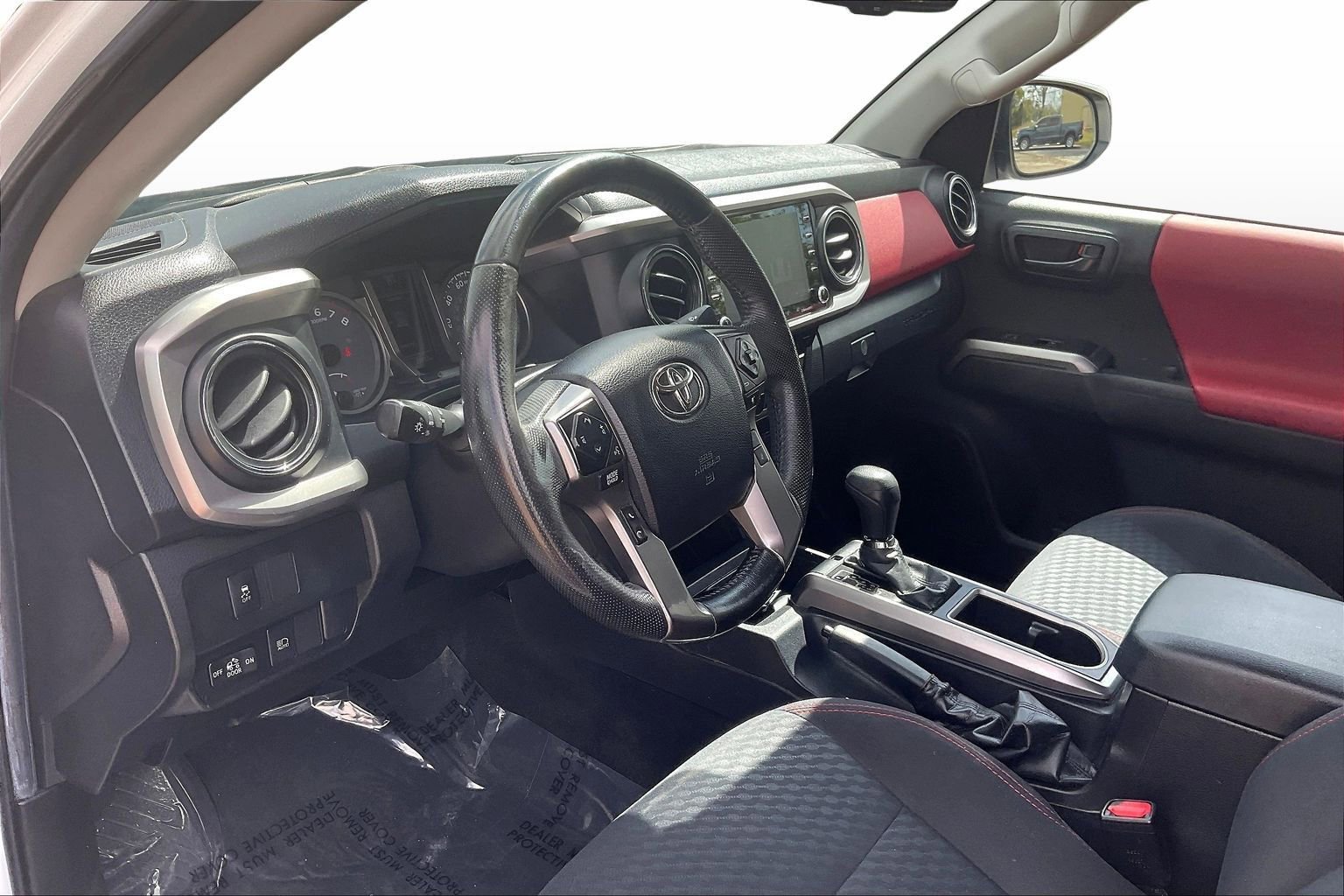 Used 2022 Toyota Tacoma SR5 w/ Technology Package RWD image 13