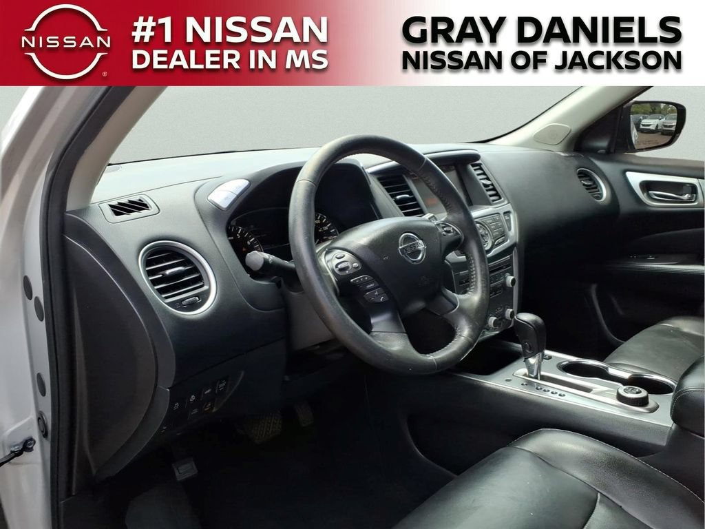 Used 2017 Nissan Pathfinder SL w/ SL Tech Package AWD/4WD image 11