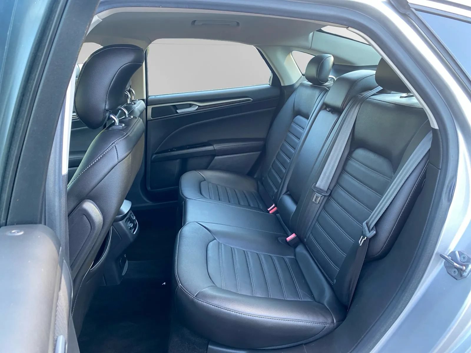 Used 2013 Ford Fusion Energi SE FWD image 27