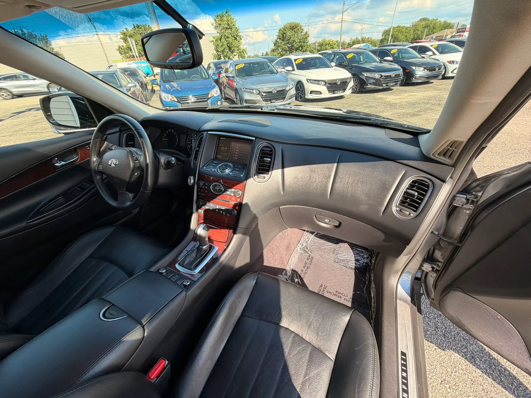 Used 2016 INFINITI QX50 AWD w/ Premium Package image 24