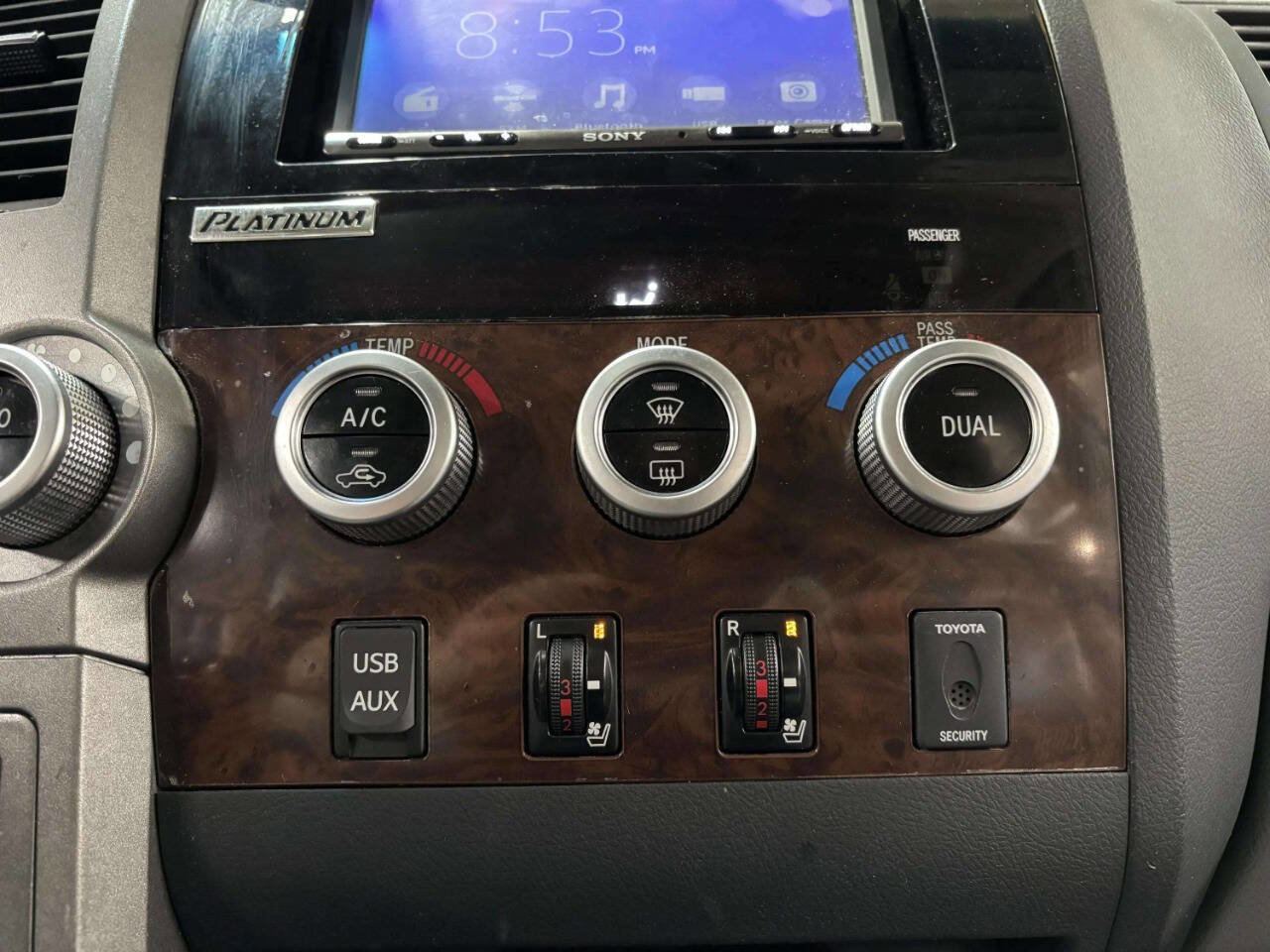 Used 2010 Toyota Tundra Limited image 33