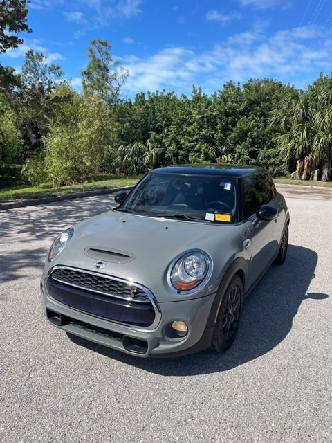 Used 2016 MINI Cooper S image 1