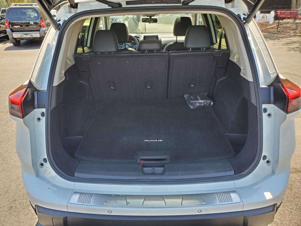 Certified 2024 Nissan Rogue SV w/ SV Premium Package image 13
