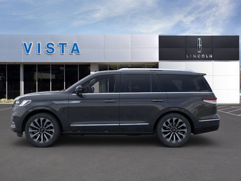 Used 2024 Lincoln Navigator Reserve image 3