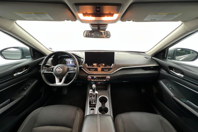 Used 2025 Nissan Altima 2.5 SV w/ SV Premium Package FWD image 9