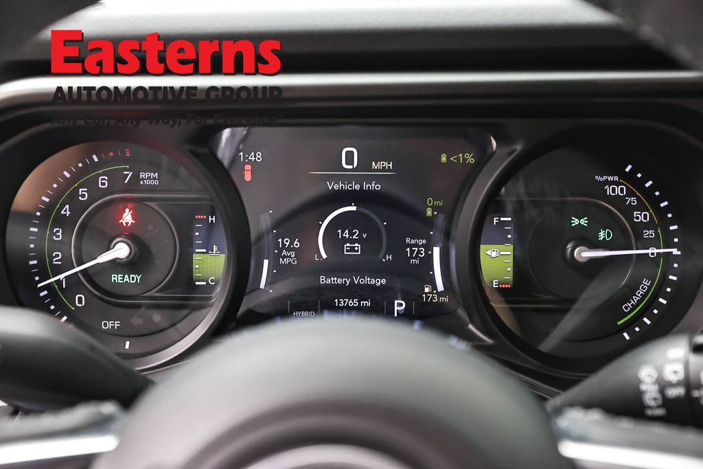 Used 2025 Jeep Wrangler Unlimited Sahara AWD/4WD image 18