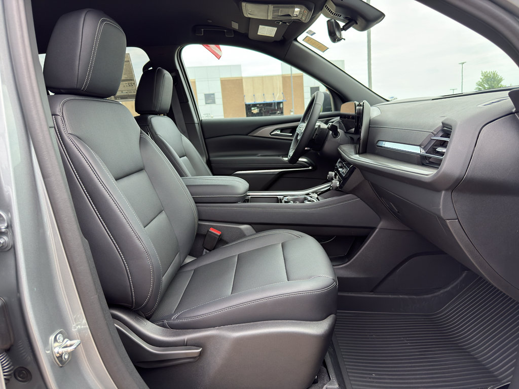 New 2026 Chevrolet Traverse LT w/ Driver Confidence Package FWD image 43