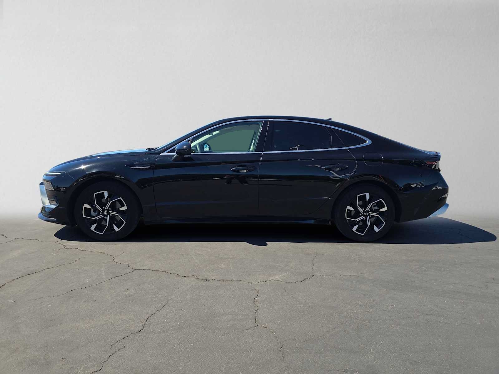 Used 2025 Hyundai Sonata SEL FWD image 6