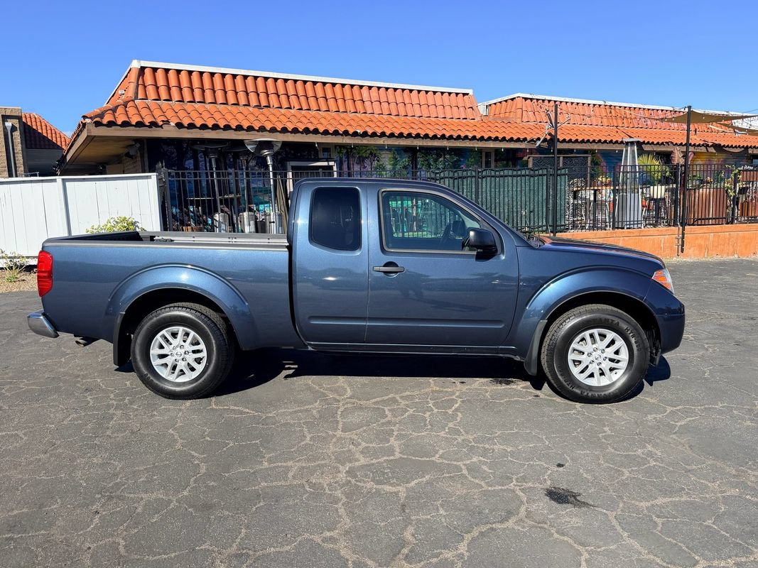 Used 2017 Nissan Frontier SV w/ SV Value Truck Package AWD/4WD image 7