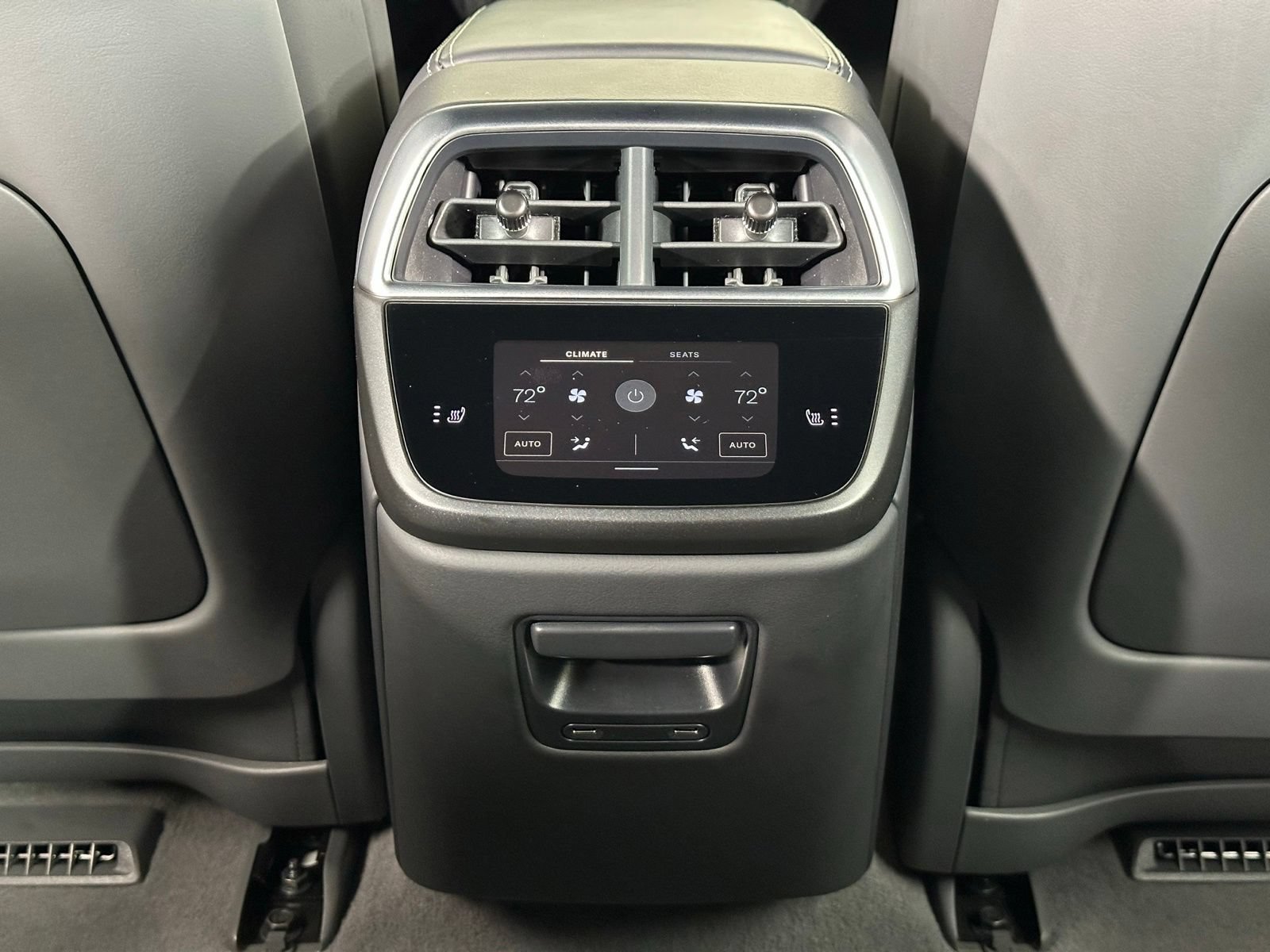 Used 2025 Lucid Air Touring AWD/4WD image 35