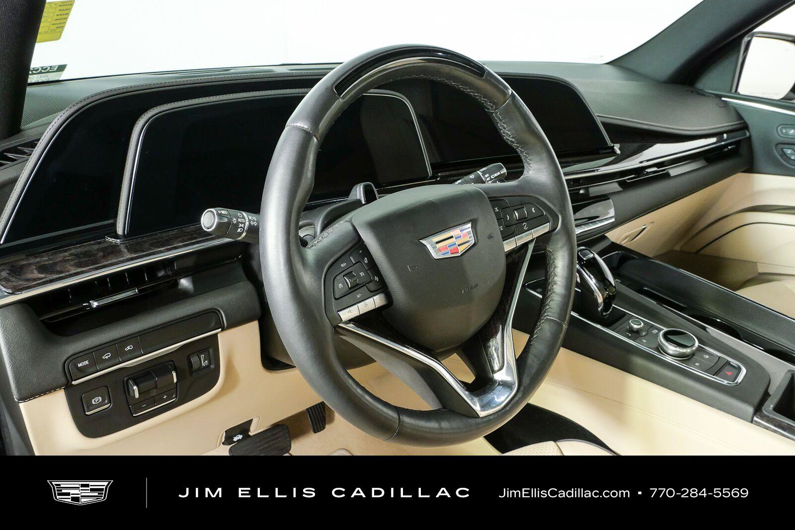 Used 2023 Cadillac Escalade Premium Luxury w/ Performance Package RWD image 4