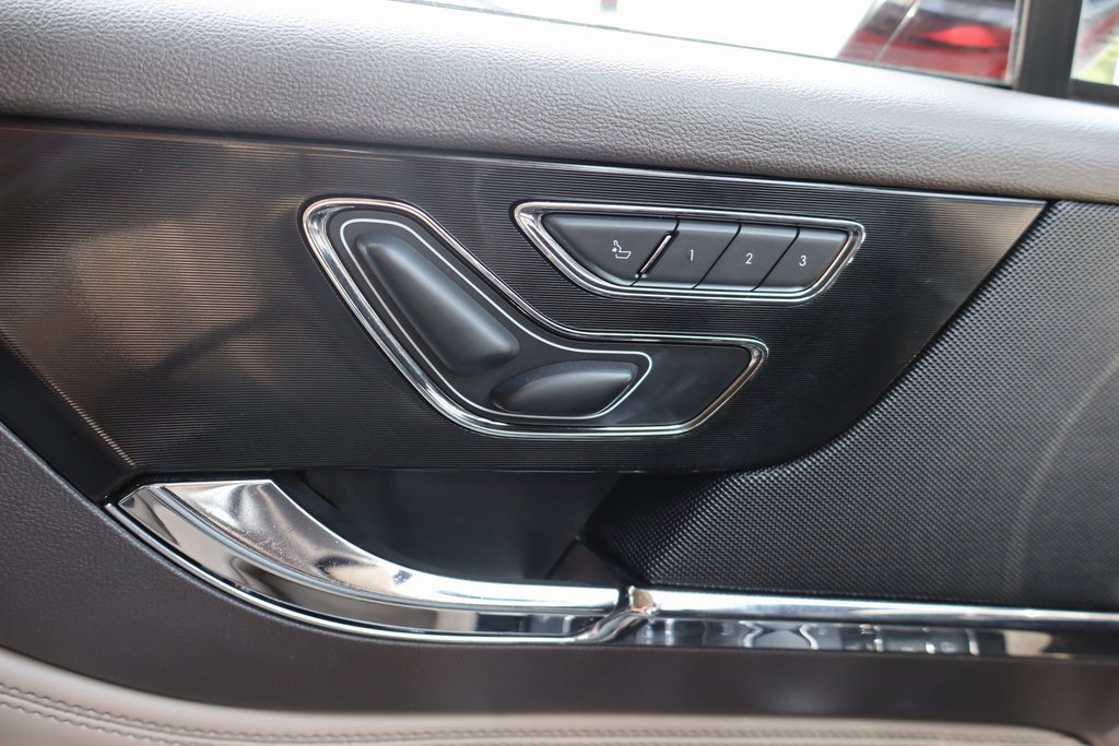 Used 2022 Lincoln Corsair Reserve w/ Equipment Group 201A image 27