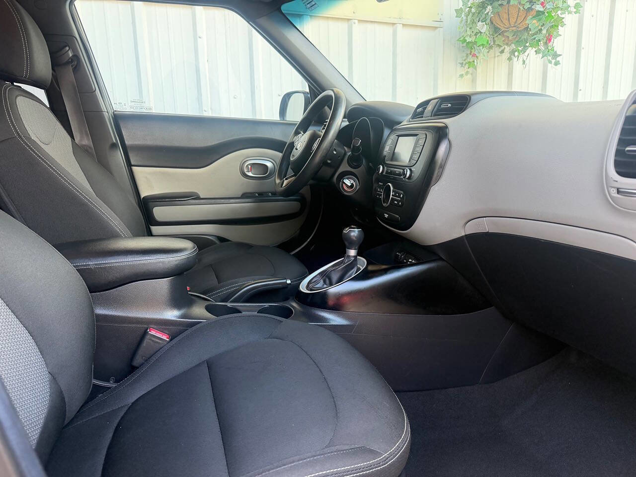 Used 2017 Kia Soul + FWD image 13