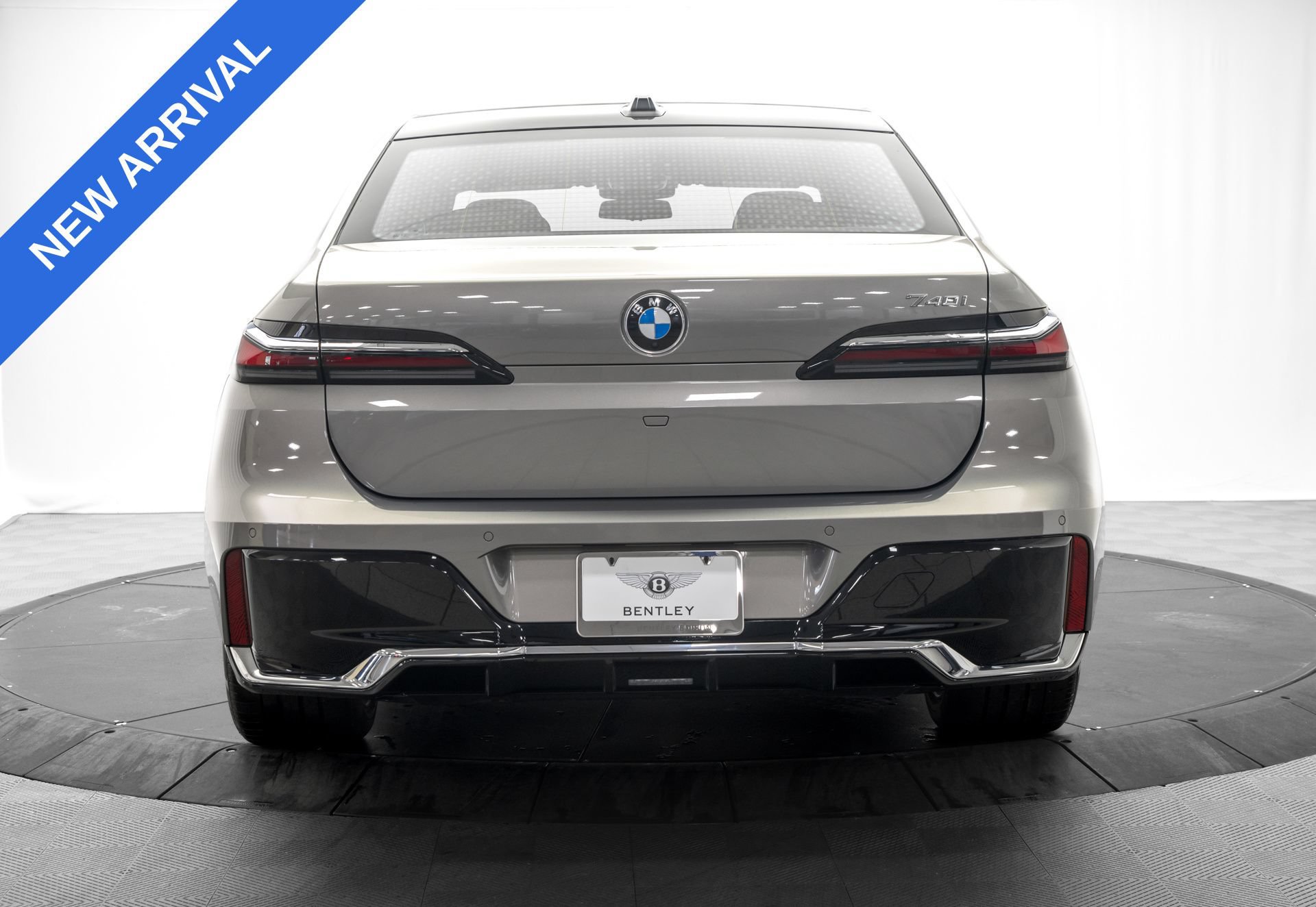 Used 2023 BMW 740i RWD image 6