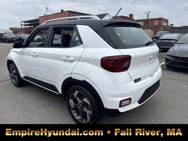 Used 2023 Hyundai Venue Limited w/ Cargo Package image 7