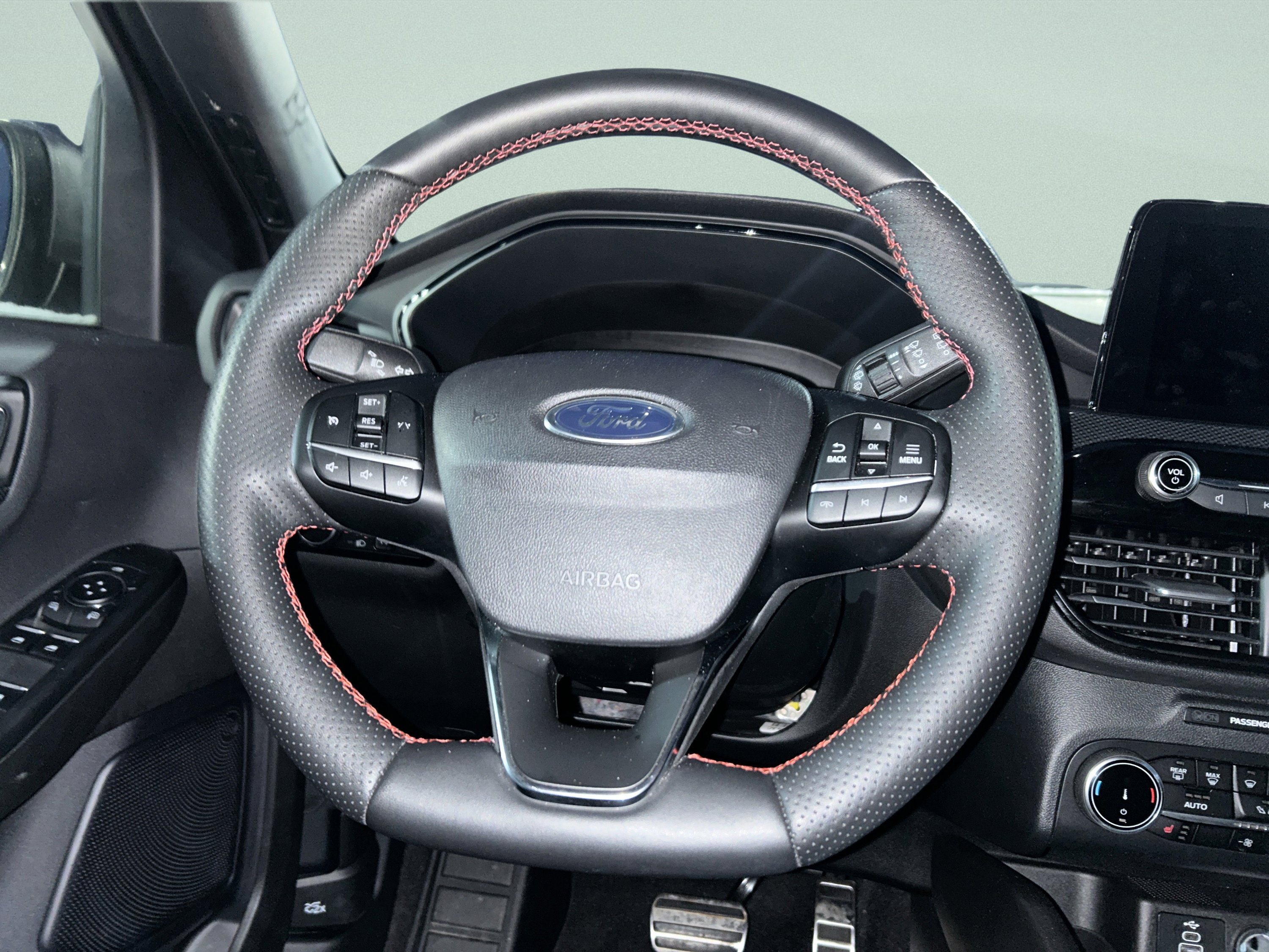 Used 2024 Ford Escape ST-Line image 16