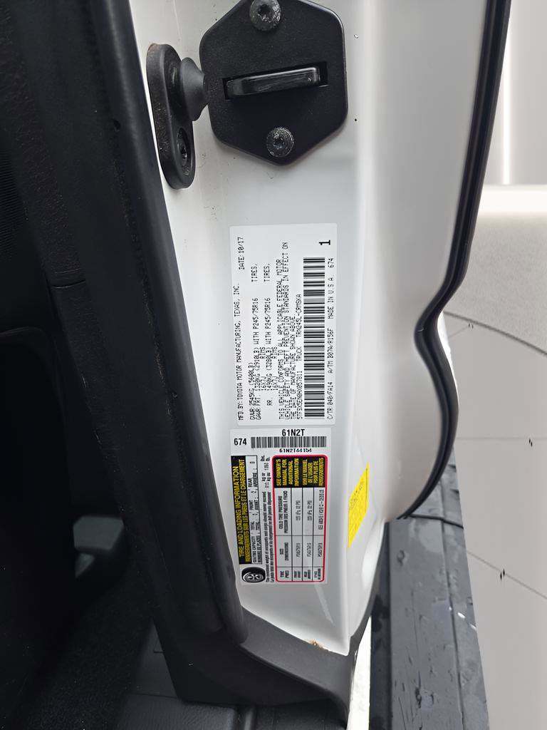 Used 2017 Toyota Tacoma SR image 6