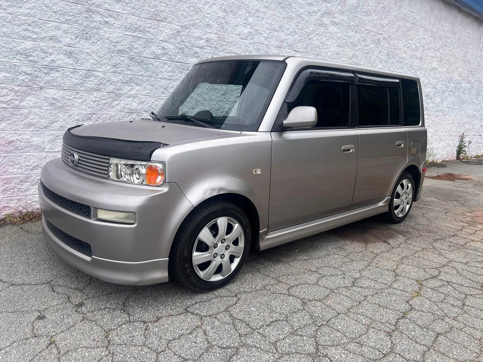 Used 2006 Scion xB FWD image 1