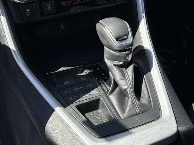 Used 2021 Toyota RAV4 XLE Premium image 23