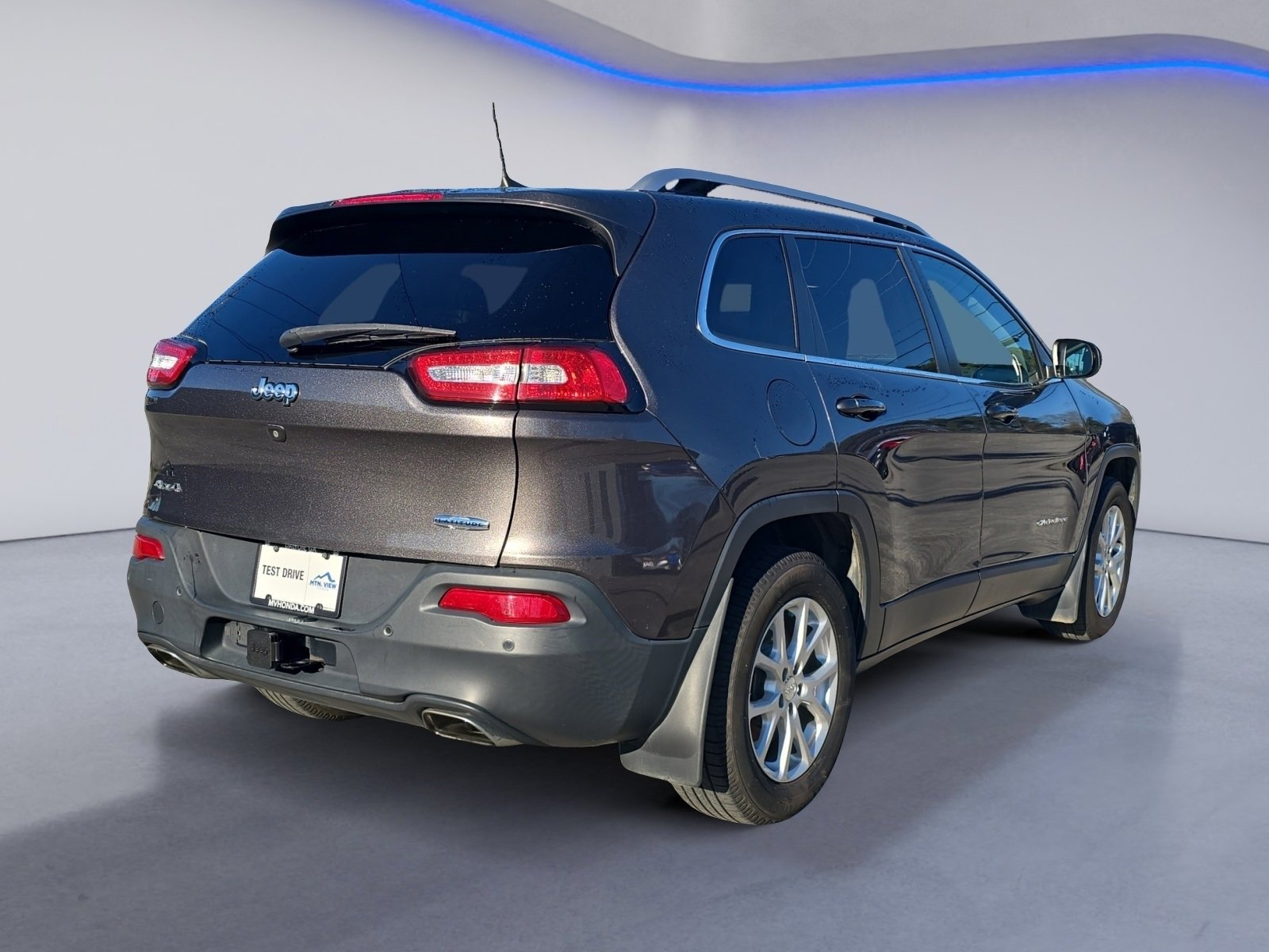 Used 2018 Jeep Cherokee Latitude Plus w/ Trailer Tow Group image 5