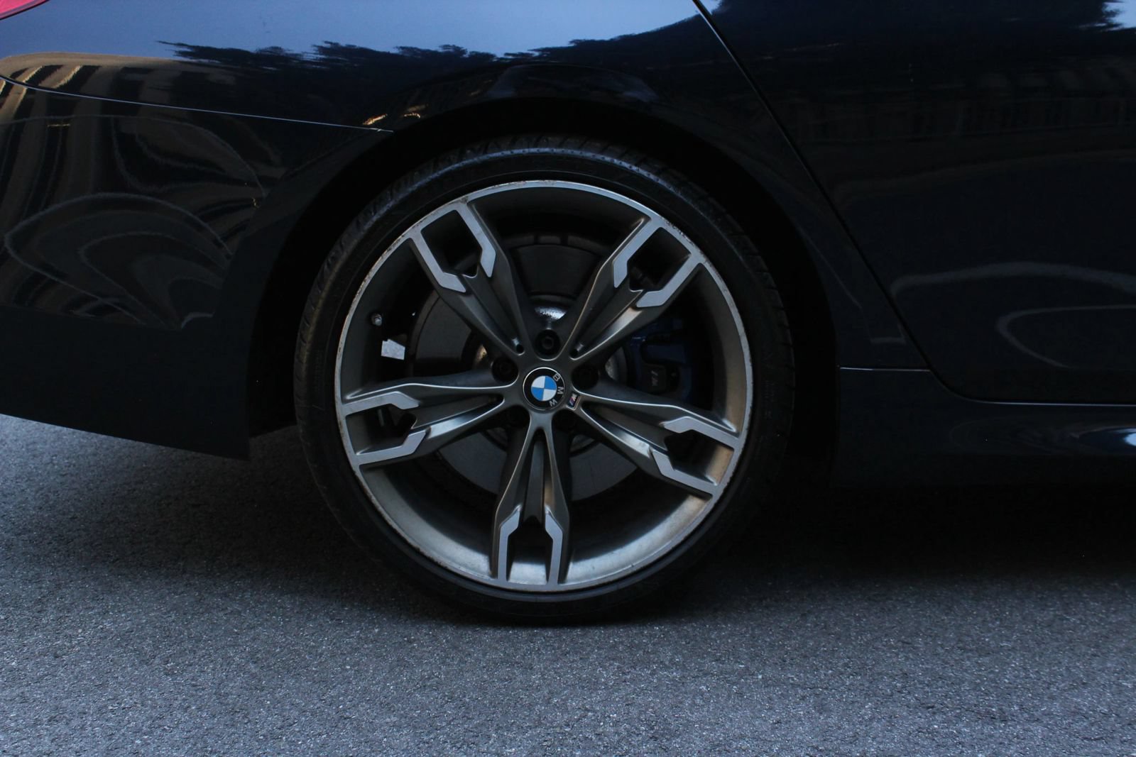 Used 2020 BMW M550i xDrive w/ Executive Package AWD/4WD image 5