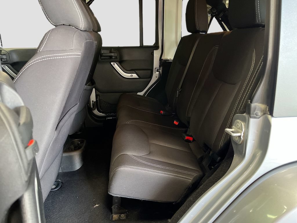 Used 2014 Jeep Wrangler Unlimited Sahara w/ Connectivity Group AWD/4WD image 20