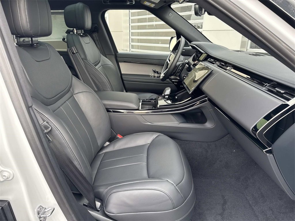 New 2025 Land Rover Range Rover Sport SE image 10