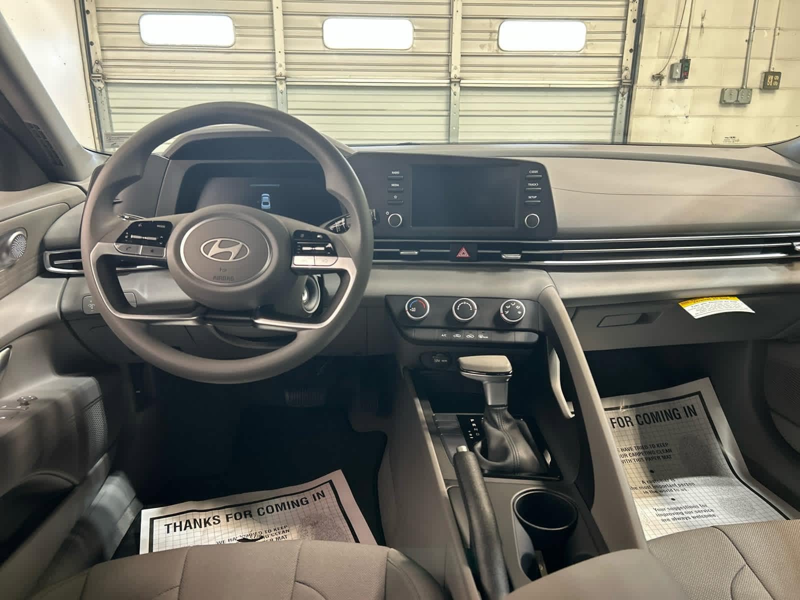 New 2026 Hyundai Elantra SE FWD image 4