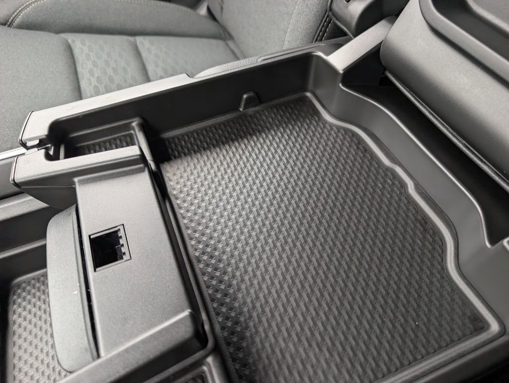 New 2026 RAM 1500 4x4 Crew Cab image 32