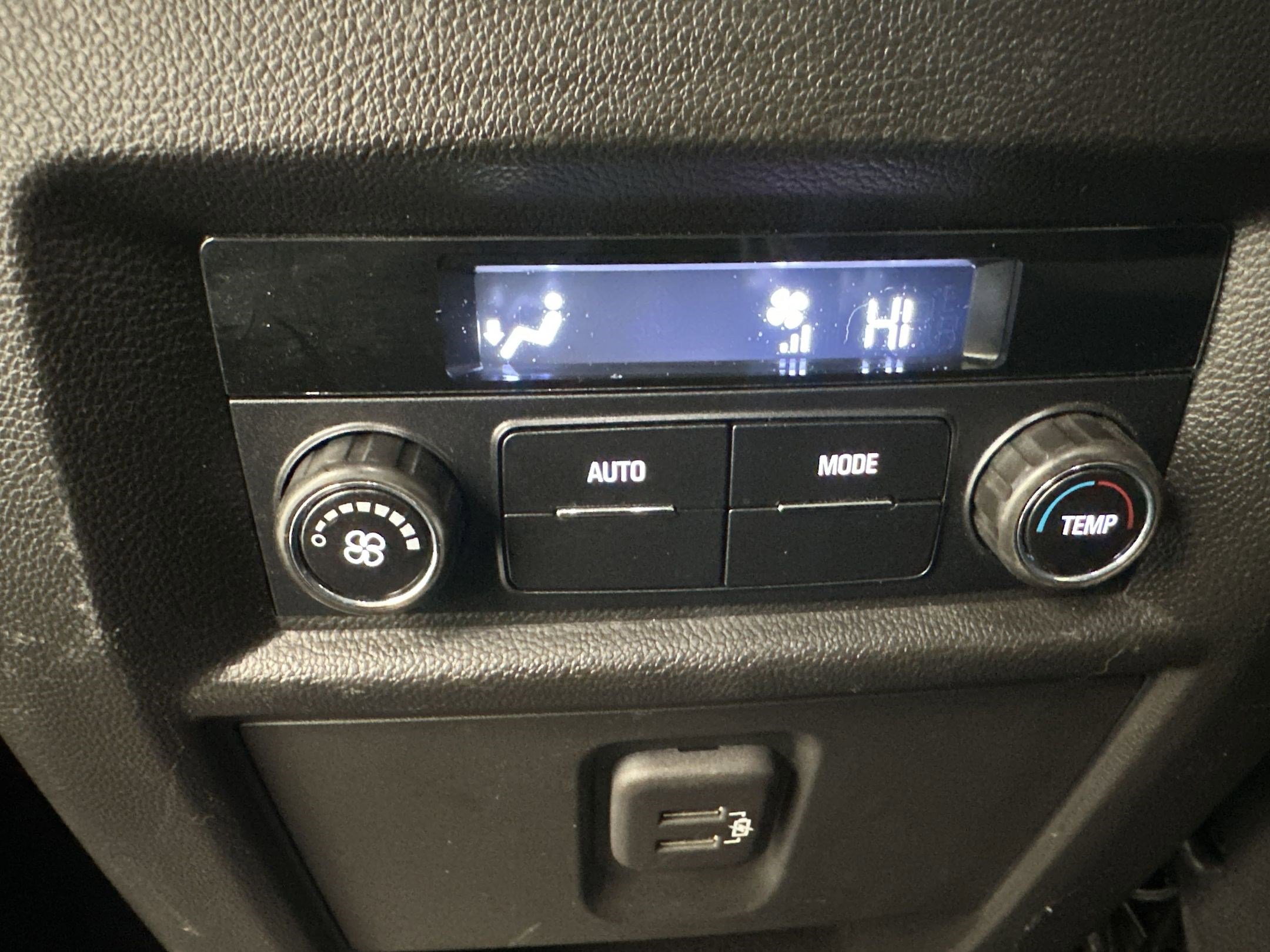 Used 2021 Chevrolet Traverse LT w/ LPO, Floor Liner Package image 31