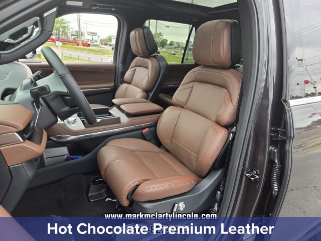 New 2026 Lincoln Navigator Reserve AWD/4WD image 5