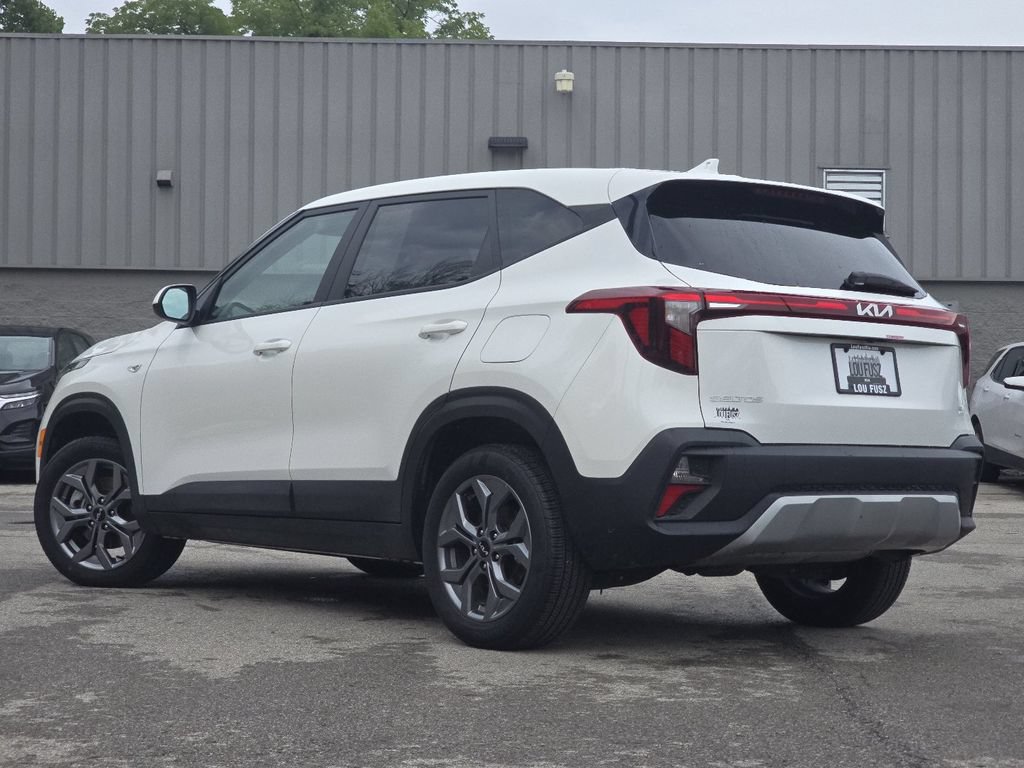 Used 2024 Kia Seltos LX AWD/4WD image 12