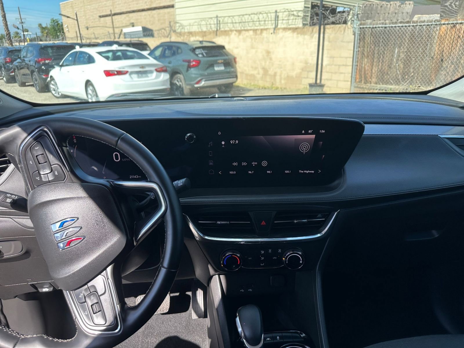 Used 2025 Buick Encore GX Preferred image 32