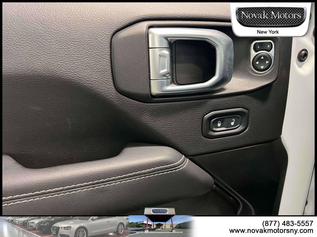 Used 2022 Jeep Wrangler Unlimited Sahara w/ Cold Weather Group AWD/4WD image 17