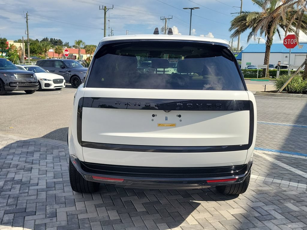 Used 2025 Land Rover Range Rover Long Wheelbase SE AWD/4WD image 4