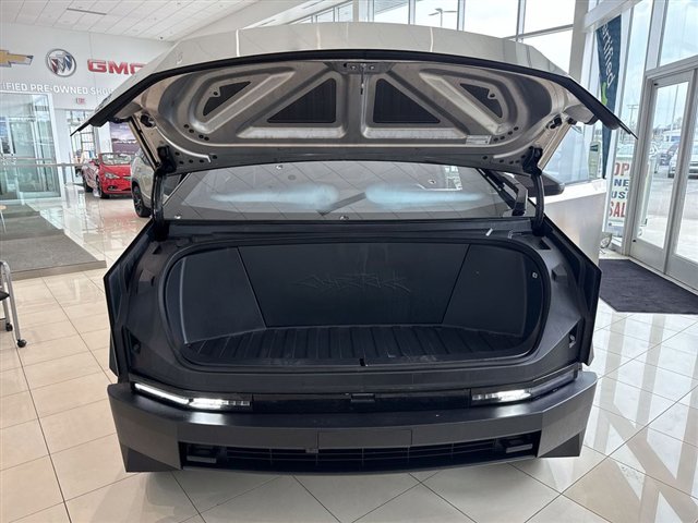 Used 2024 Tesla Cybertruck AWD Crew Cab image 31