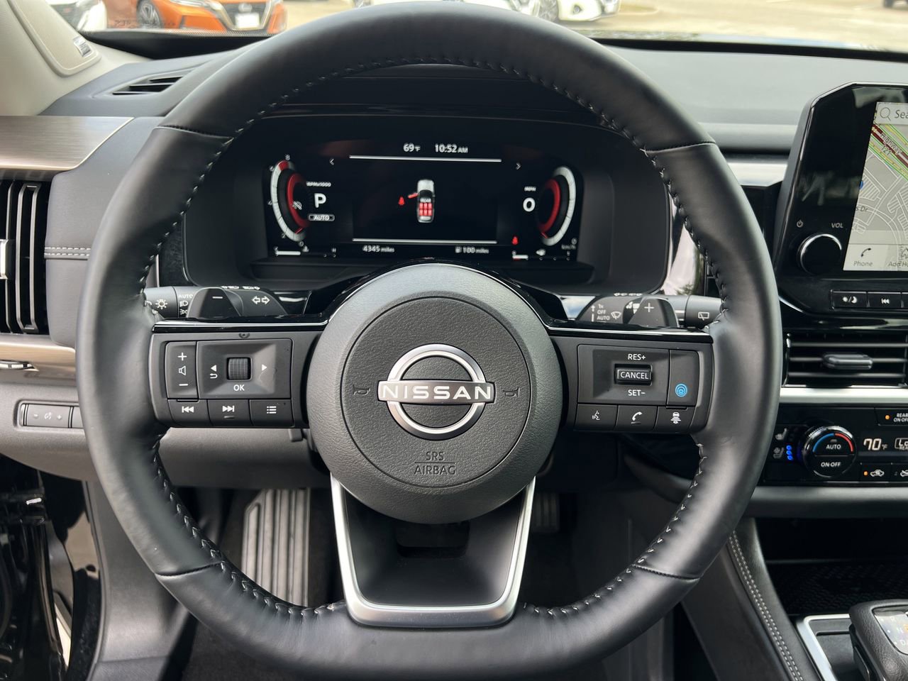 Certified 2025 Nissan Pathfinder Platinum w/ Cargo Package AWD/4WD image 9