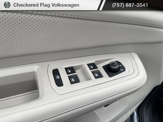 New 2025 Volkswagen Atlas SE image 29