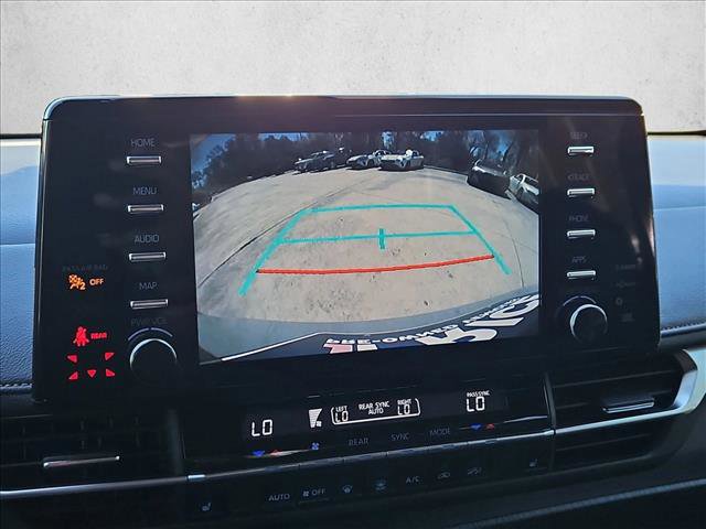 Used 2023 Toyota Sienna XLE Woodland Edition image 14