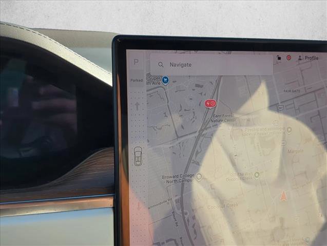 Used 2022 Tesla Model X image 10