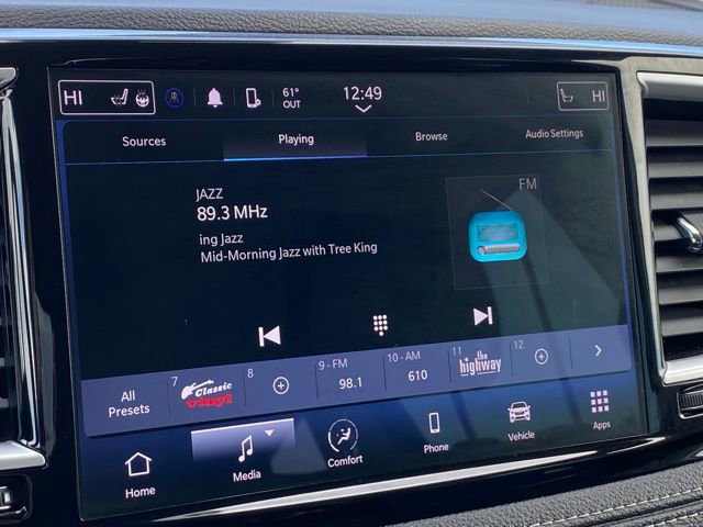 Used 2023 Chrysler Pacifica Touring-L image 21